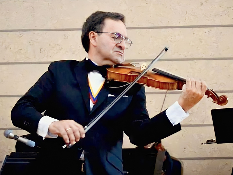 El maestro Jhonny Mendoza en San Cristóbal