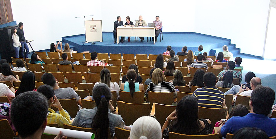 Foro sobre la situación universitaria y reinicio de clases 3