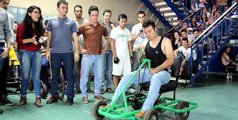competencia de carruchas en la unet  1