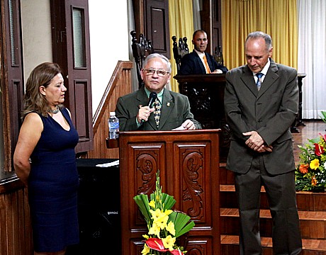 cámara municipal de jáuregui rinde homenaje a la unet 2