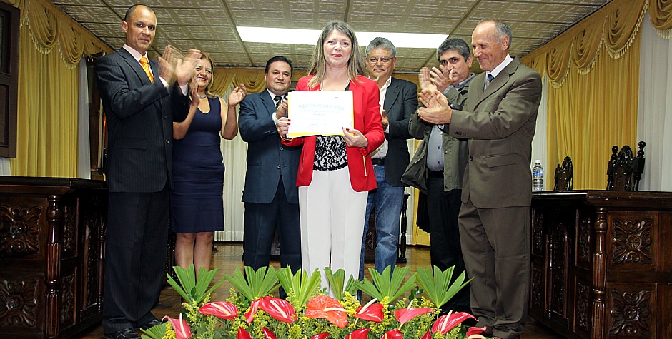 cámara municipal de jáuregui rinde homenaje a la unet 4