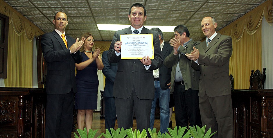cámara municipal de jáuregui rinde homenaje a la unet 5