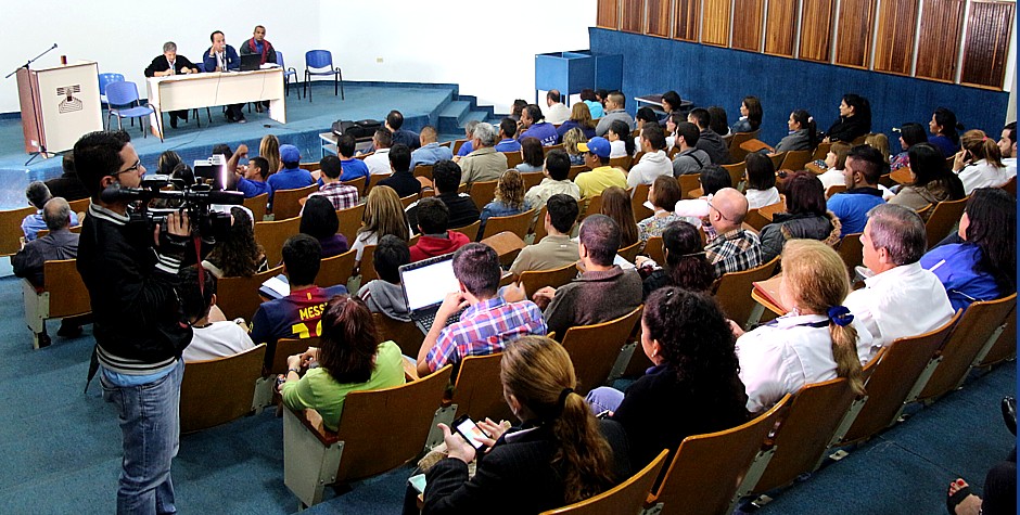 asamblea intergremial universitaria  1