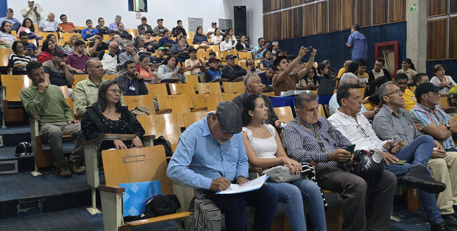 Simposio apicultutan 2