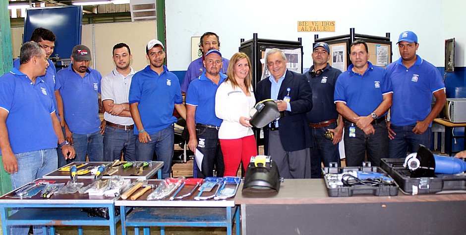 vicerrectorado administrativo entrego de equipo de trabajo 1