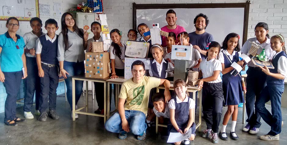 Estudiantes UNET dieron nociones de Robótica a niños