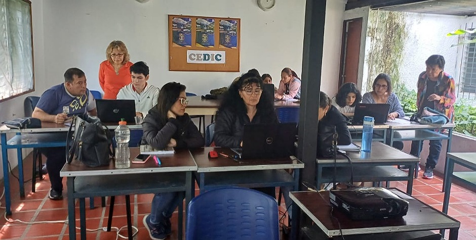 Estudiantes de bachillerato reciben taller sobre redacción de artículos ...